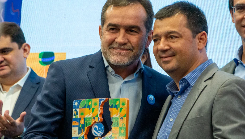 Prefeito de Oeiras, José Raimundo de Sá, recebe prêmio Prefeito Empreendedor