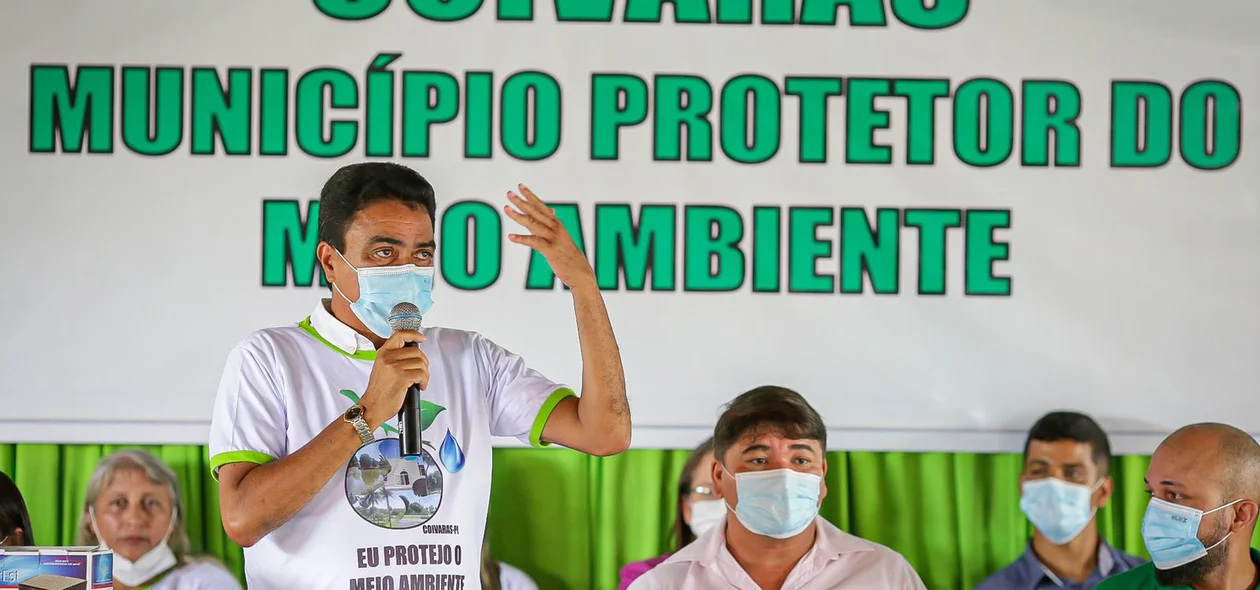 Prefeito discursando