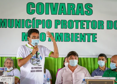 Prefeito discursando