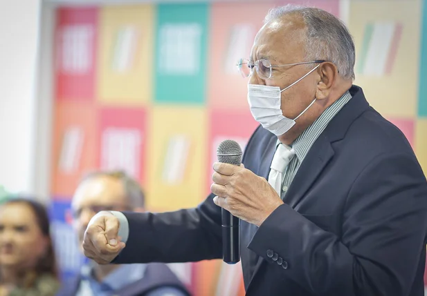 Prefeito Dr. Pessoa durante seu pronunciamento