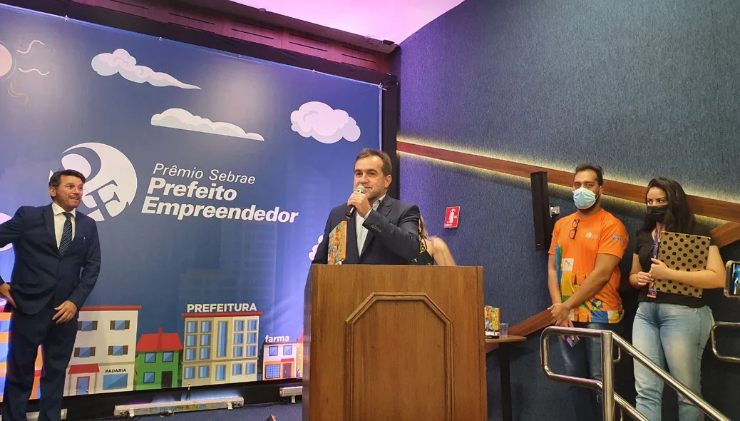 Prefeito Zé Raimundo recebeu premiação