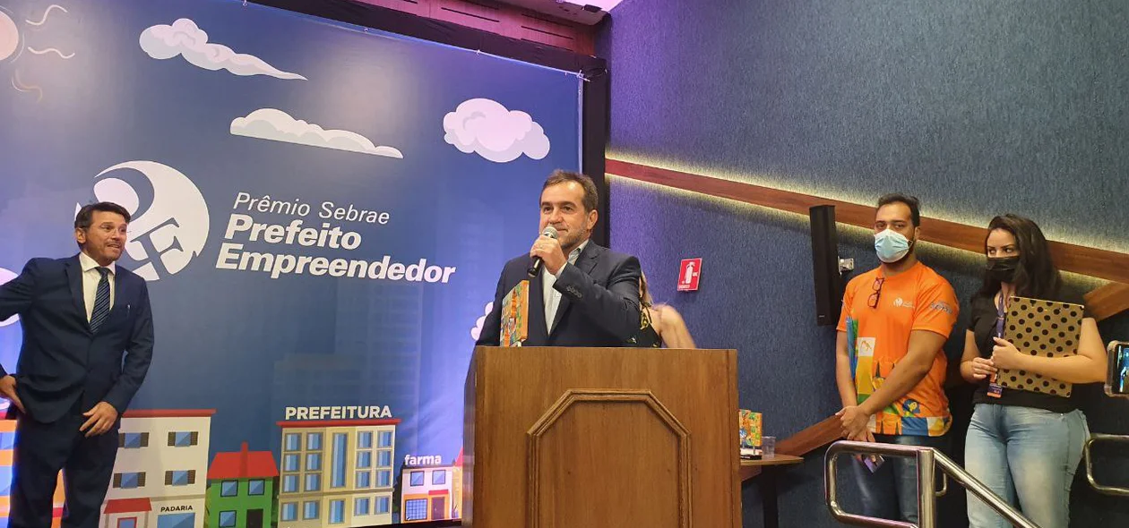 Prefeito Zé Raimundo recebeu premiação