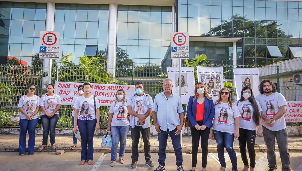 Protesto em frente ao fórum de Teresina