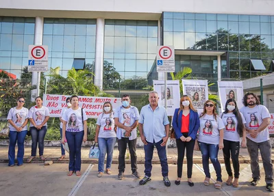 Protesto em frente ao fórum de Teresina