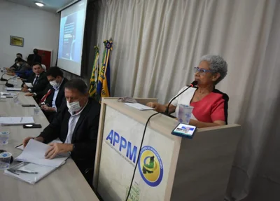 Regina Sousa abre seminário sobre regionalização do saneamento básico