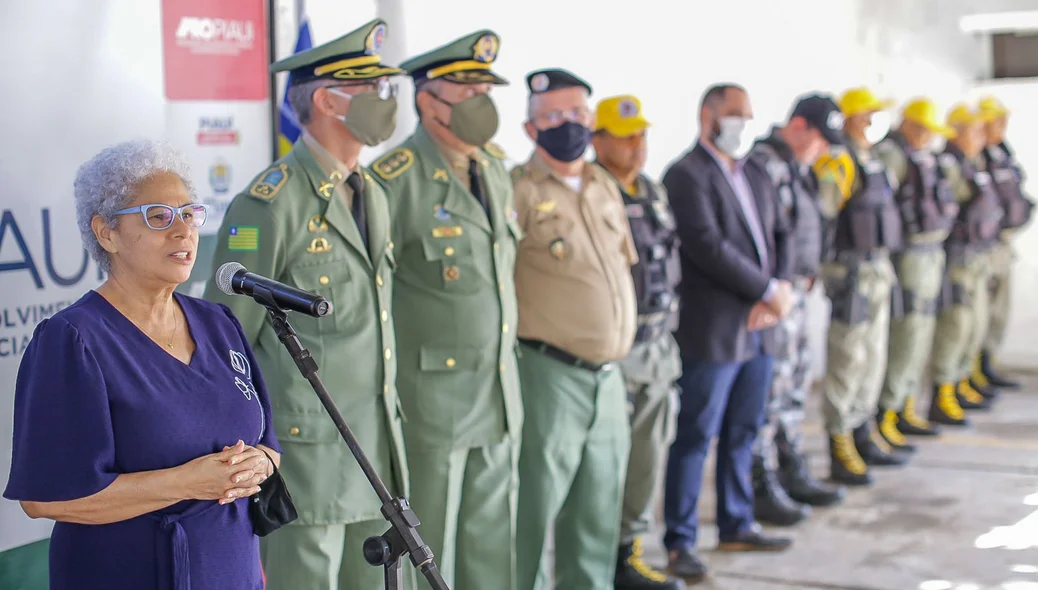 Regina Sousa discursando