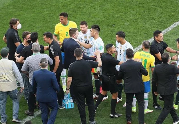 Rivalidade entre Brasil e Argentina está presente dentro e fora do campo