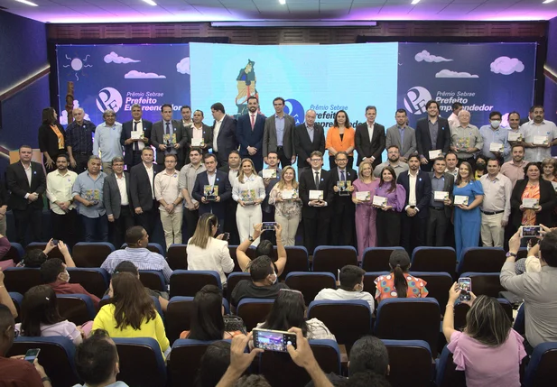 Sebrae entrega Prêmio Prefeito Empreendedor