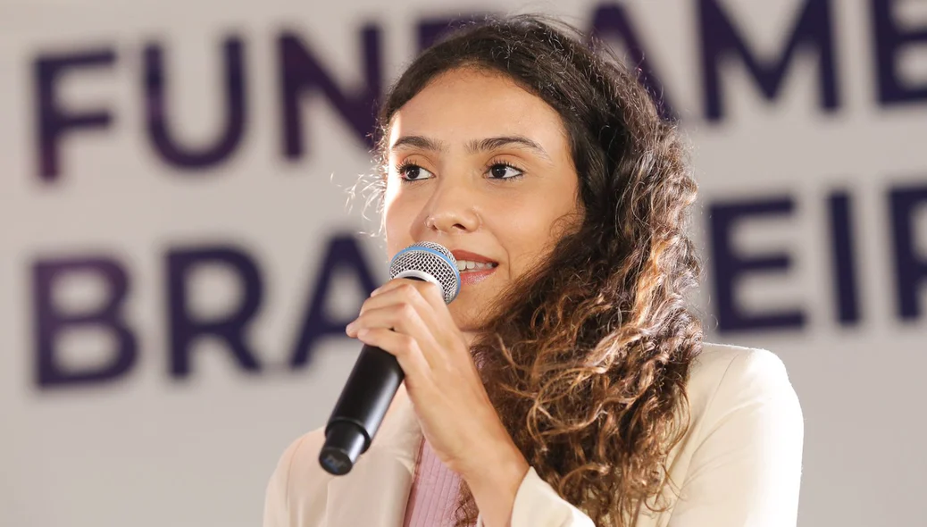 Secretária Gabriela Rodrigues