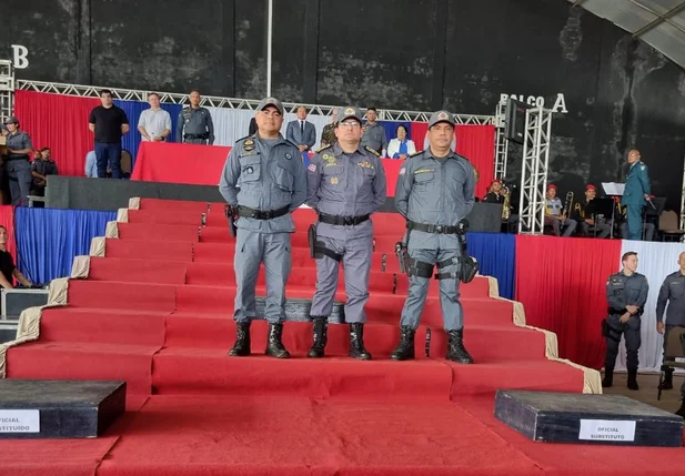 Troca de comando no 11º em Timon