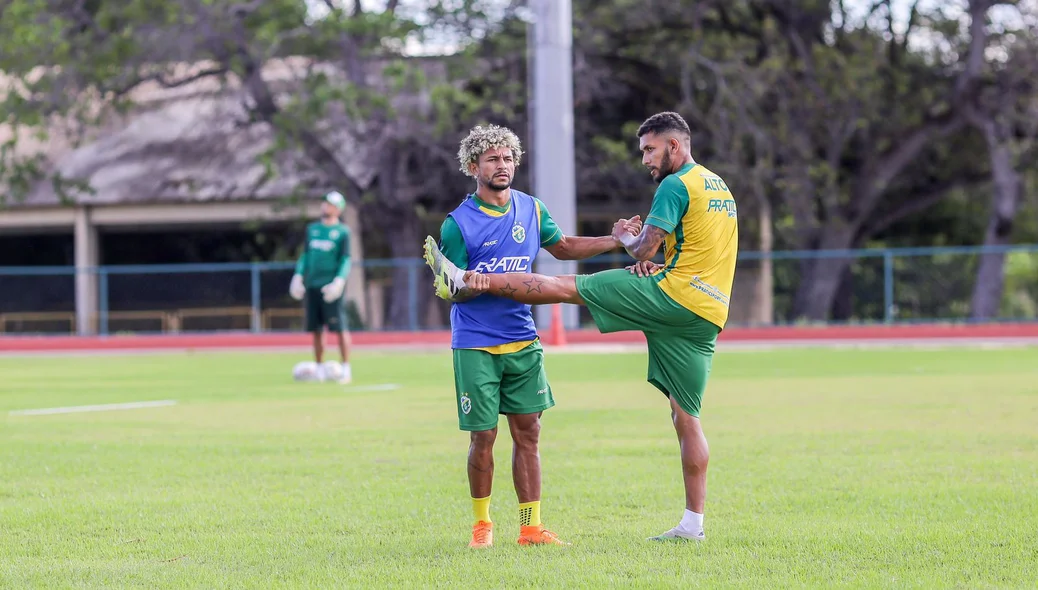 Valderrama e Diego Viana, volantes do Altos