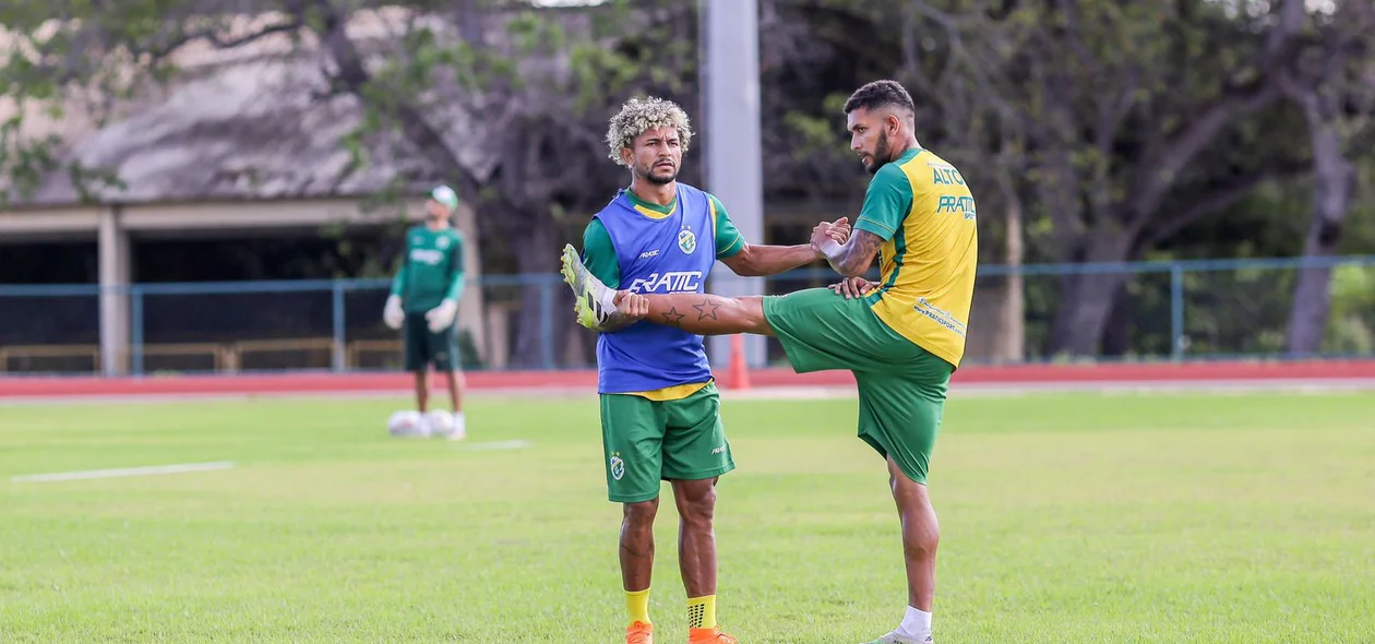 Valderrama e Diego Viana, volantes do Altos