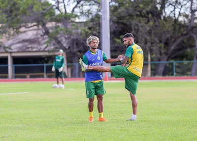 Valderrama e Diego Viana, volantes do Altos