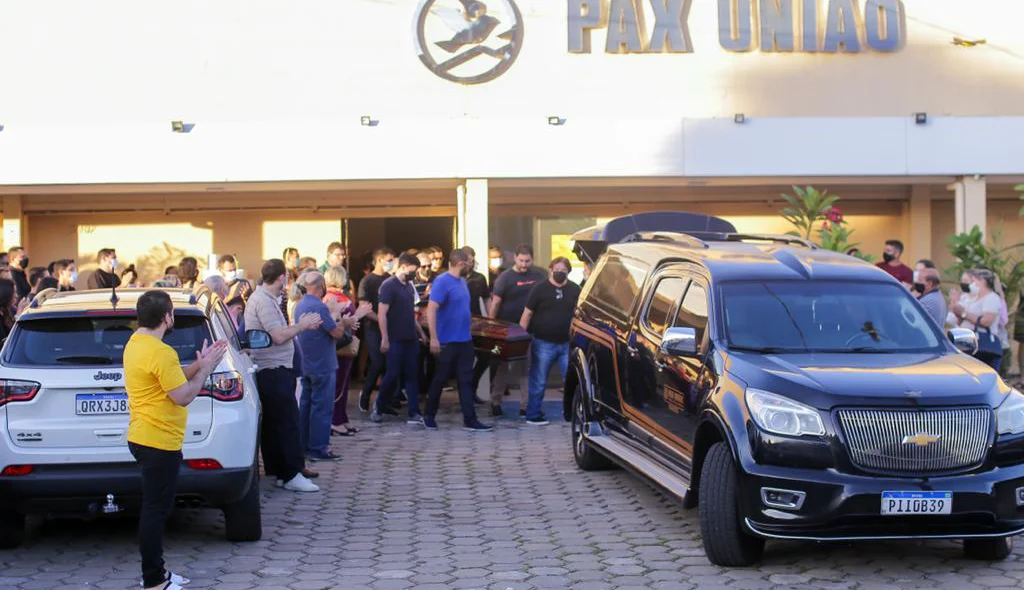 Velório aconteceu na Pax União