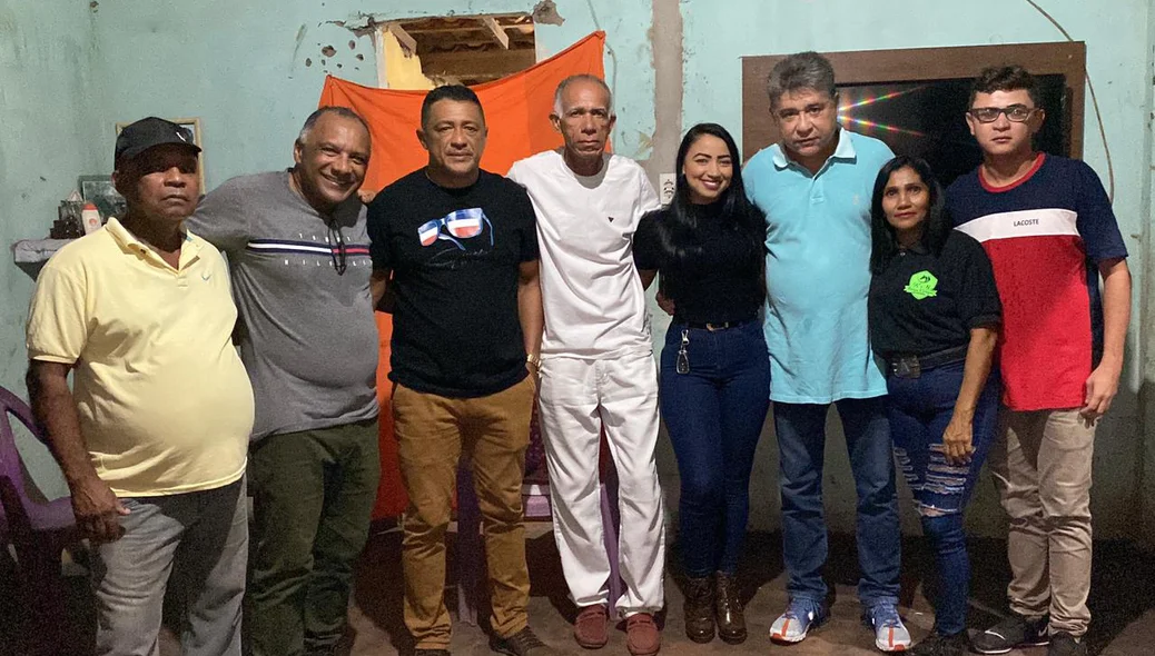 Vereadora Neta do Raimundo Mariano, vereadora Neném do Nona e seu esposo Alberto, ex-prefeito Ronaldo, ex-vereador Natan e lideranças