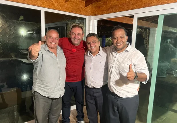 Vereadores Antônio José Lira, Jeová Alencar, Dudu e Enzo Samuel
