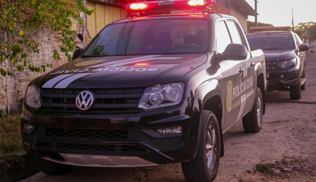 Viatura da Polícia Civil