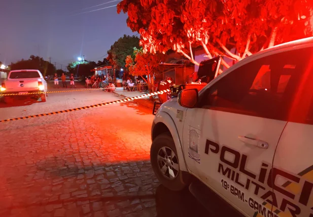 A polícia esteve no local do crime