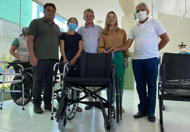 A Prefeitura de Campo Maior participando da entrega dos equipamentos para a população