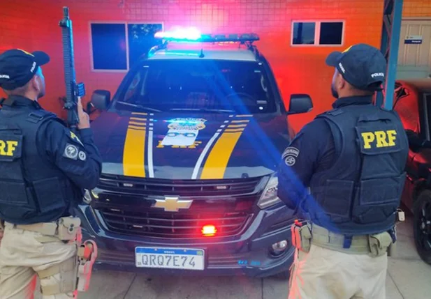 Acusado de tentativa de homicídio foi preso na BR 343 em Floriano