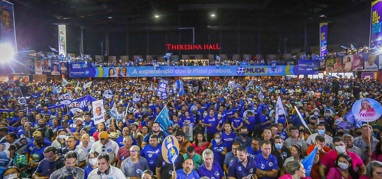 Apoiadores no evento que ocorreu no Teresina Hall