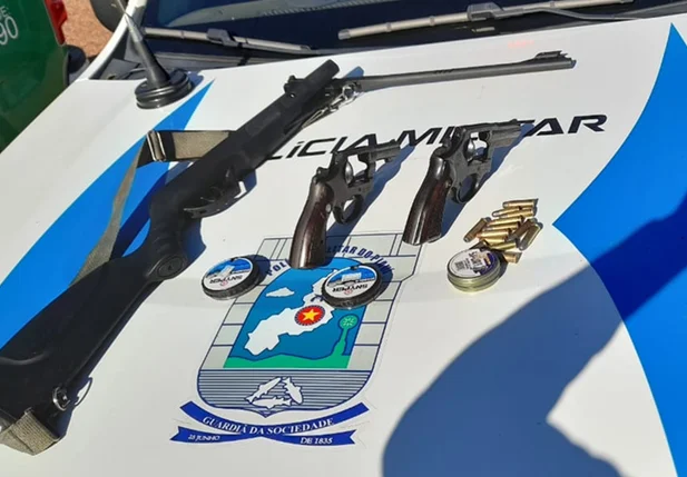 Armas apreendidas em Jacobina do Piauí