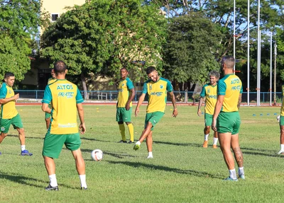 Atletas se preparando para o próximo jogo