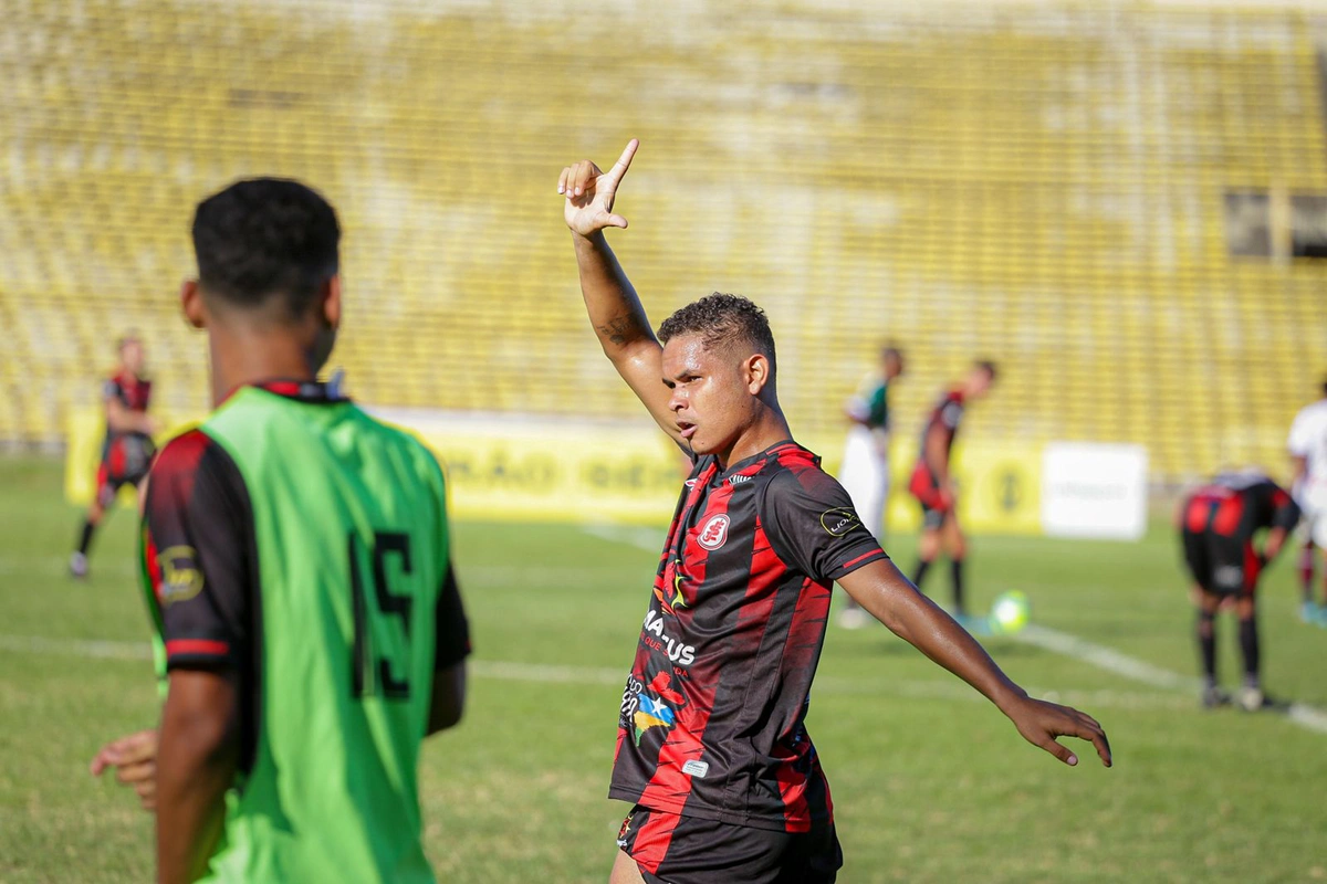 Autor de um dos gols do Juventude