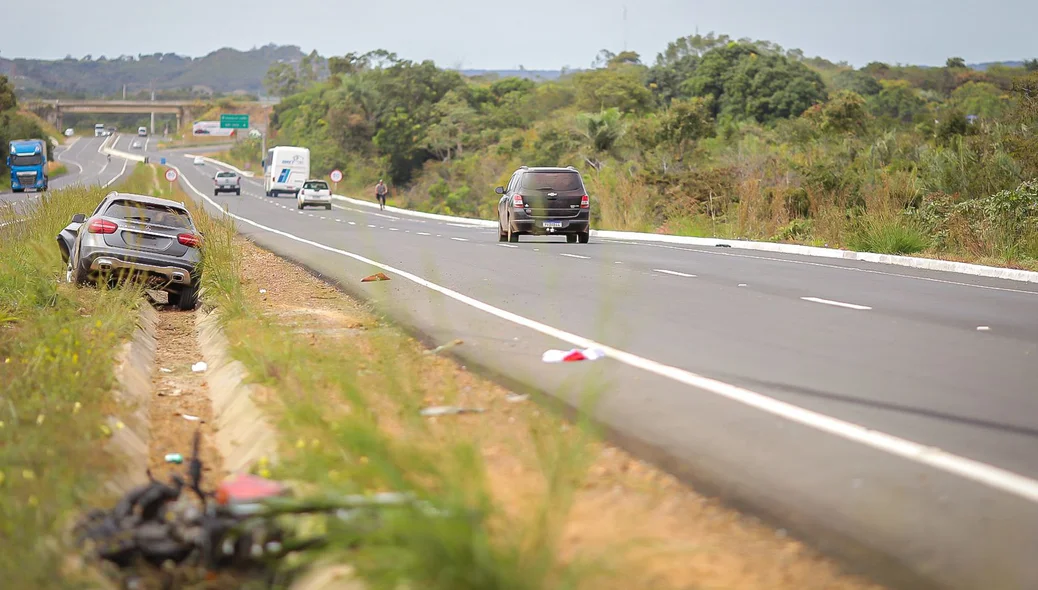 Carro de luxo envolvido no acidente