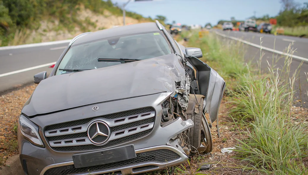 Carro de luxo envolvido no acidente