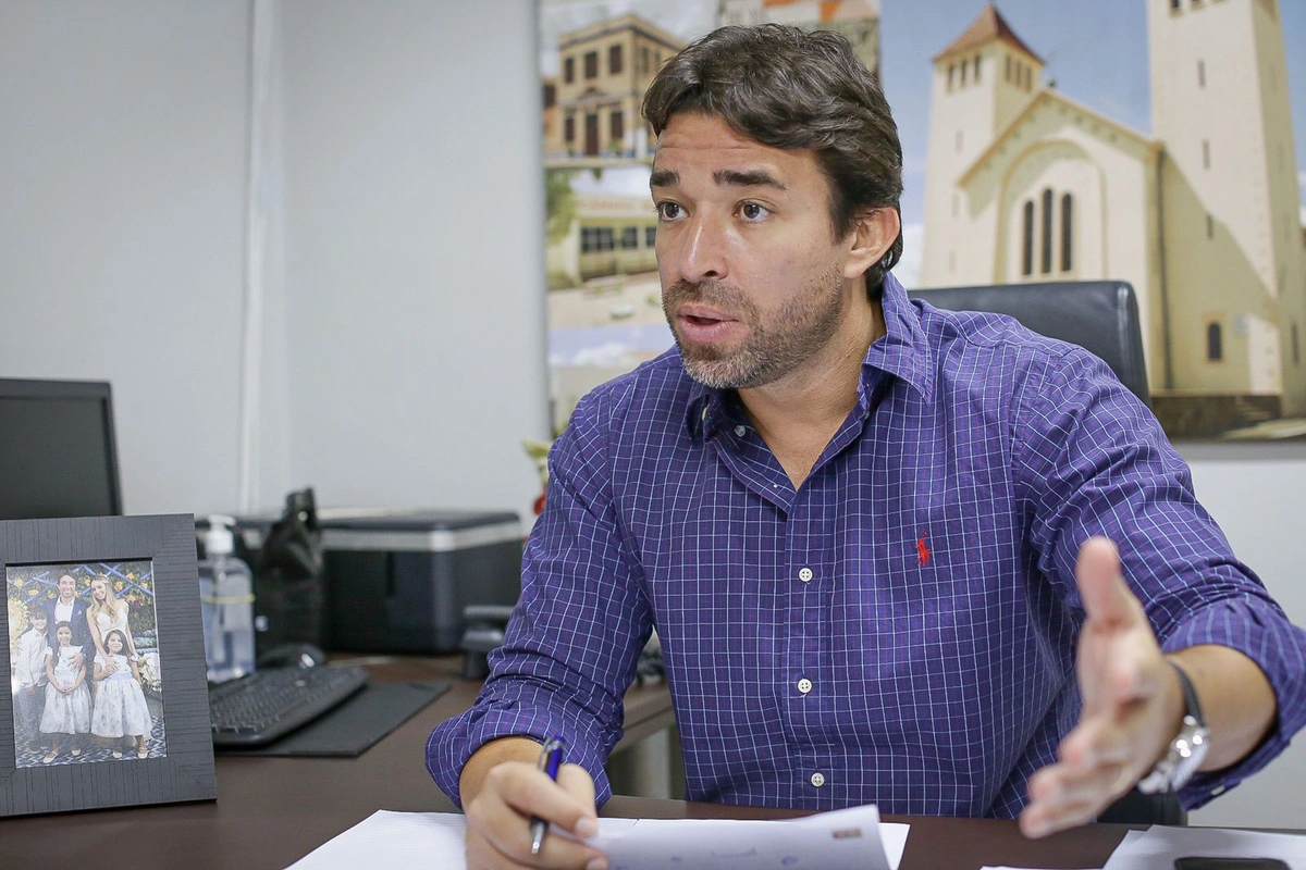 Deputado estadual Marden Menezes