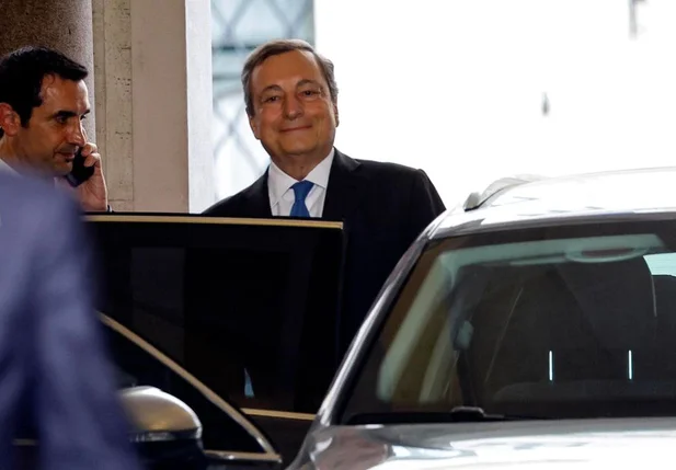Draghi deixa o Palácio Giustiniani após comunicar sua demissão ao presidente do Senado