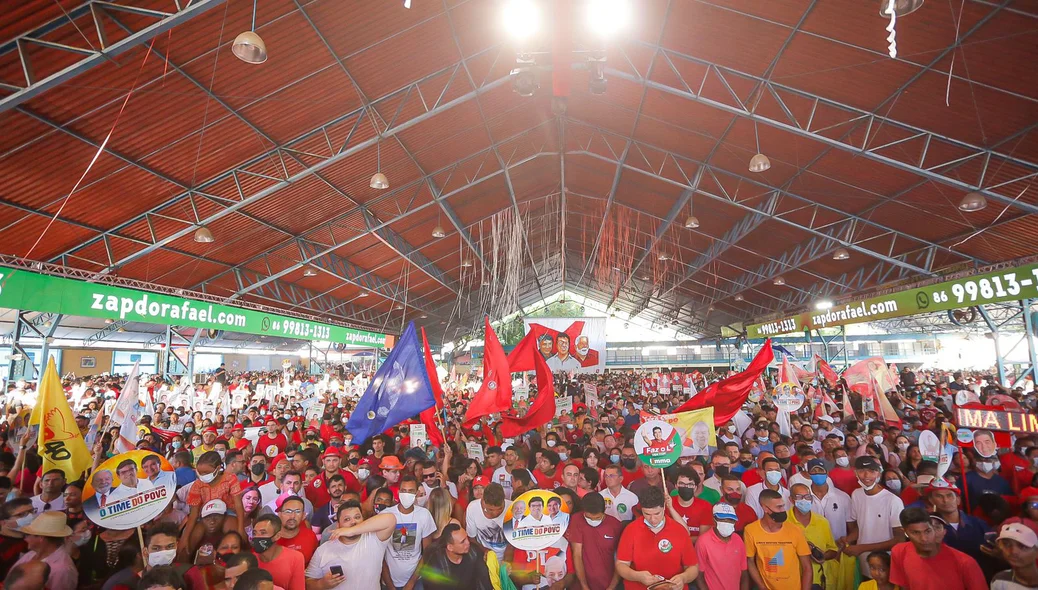 Evento lotado de apoiadores