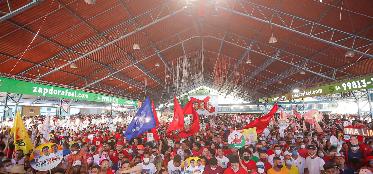 Evento lotado de apoiadores