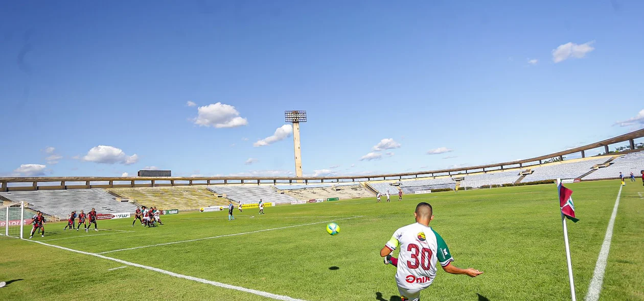 Fluminense durante cobrança de escanteio
