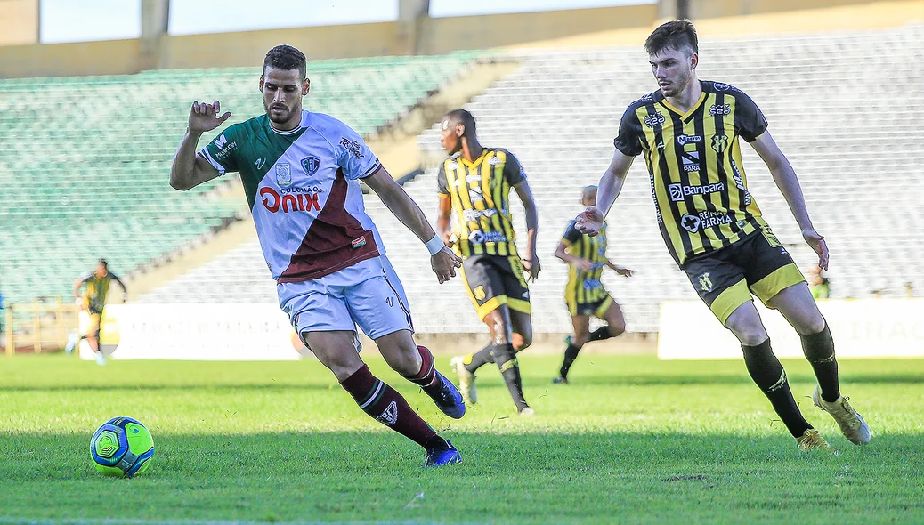 Fluminense-PI em confronto contra o Castanhal no Albertão