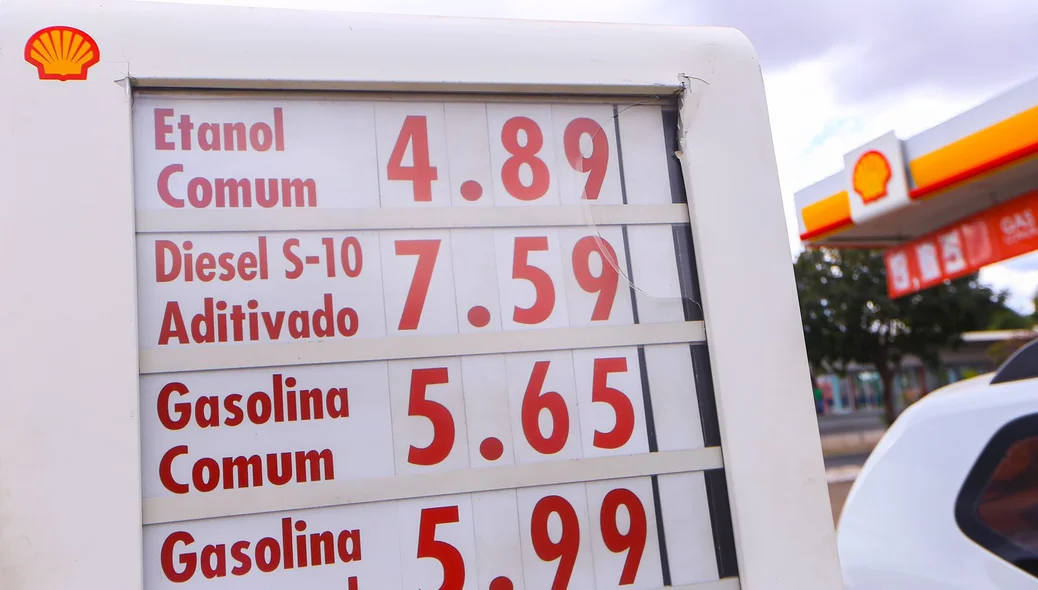 Gasolina comum a R$ 5,65
