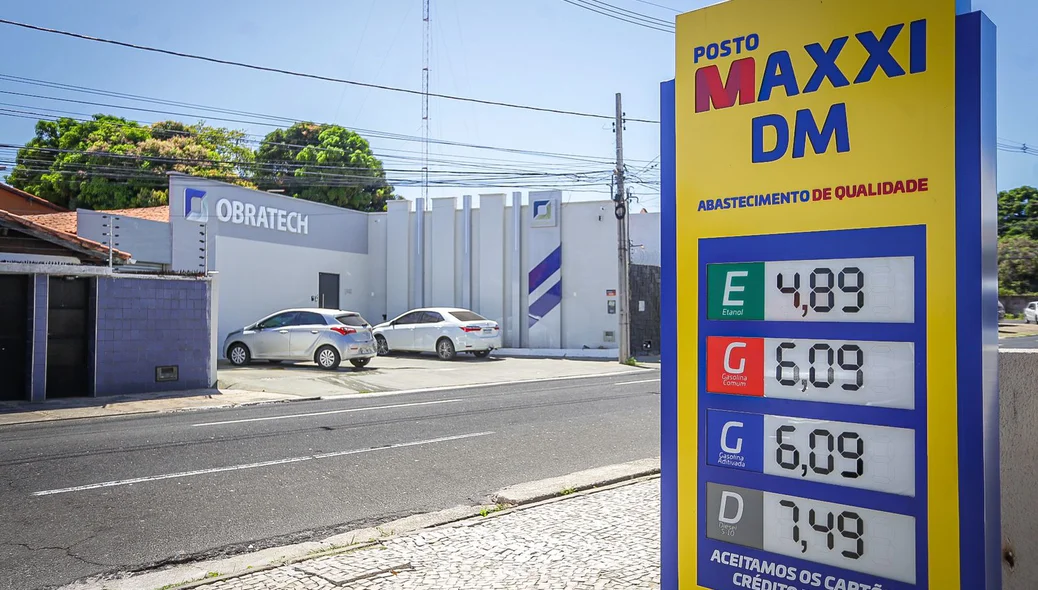 Gasolina comum por R$ 6,09