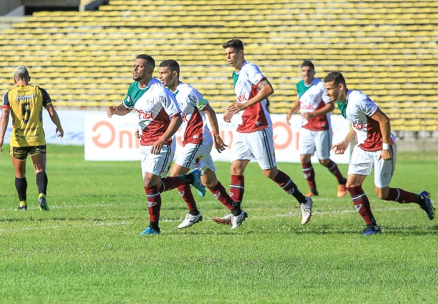 Gol foi bastante comemorado pela equipe do Fluminense-PI