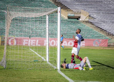 Goleiro faz grande defesa e evita o gol do Fluminense