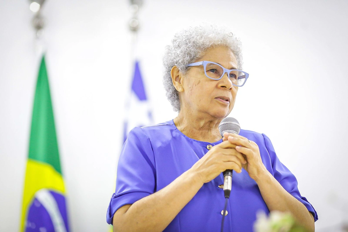 Governadora Regina Sousa