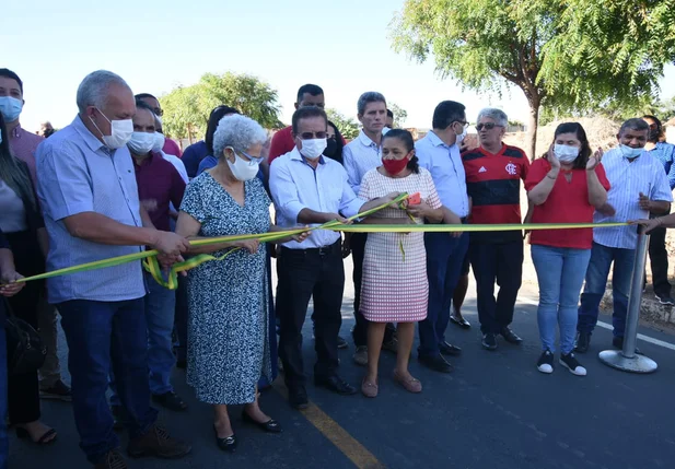 Governo do Piauí entrega obras no Sul do Estado