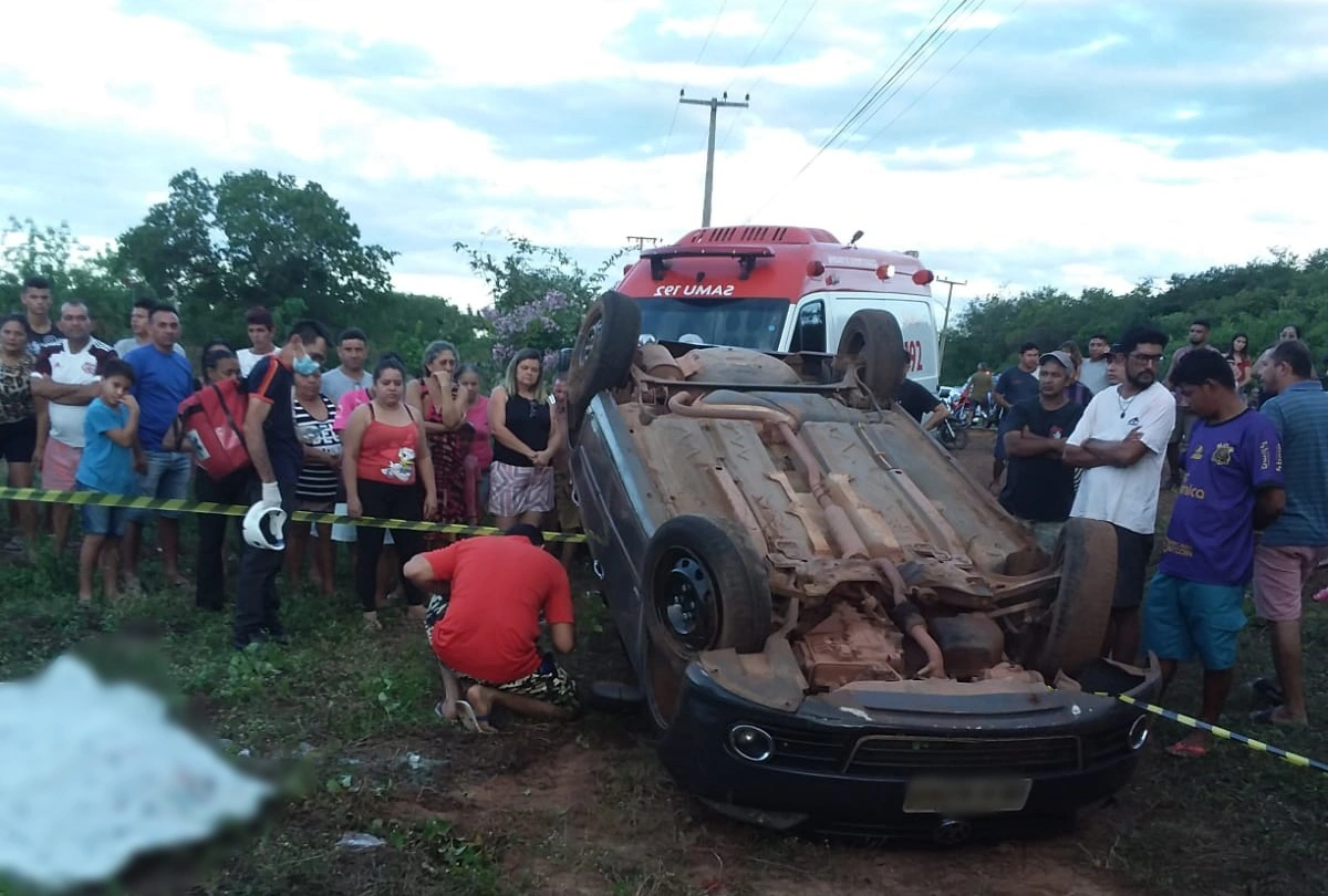 Homem de 50 anos morre após veículo capotar na PI 211 em Cocal