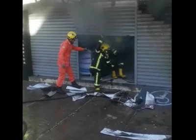 Incêndio destrói loja de roupas em Piripiri