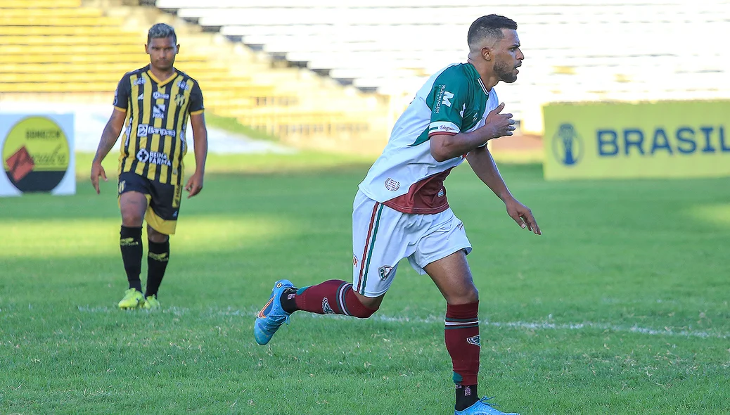 Janeudo marcou dois gols na vitória do Fluminense-PI