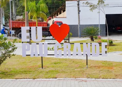 Letreiro instalado pela prefeitura