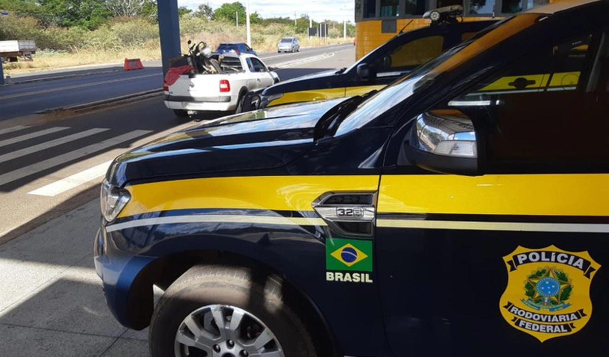 Mandado de prisão por estelionato