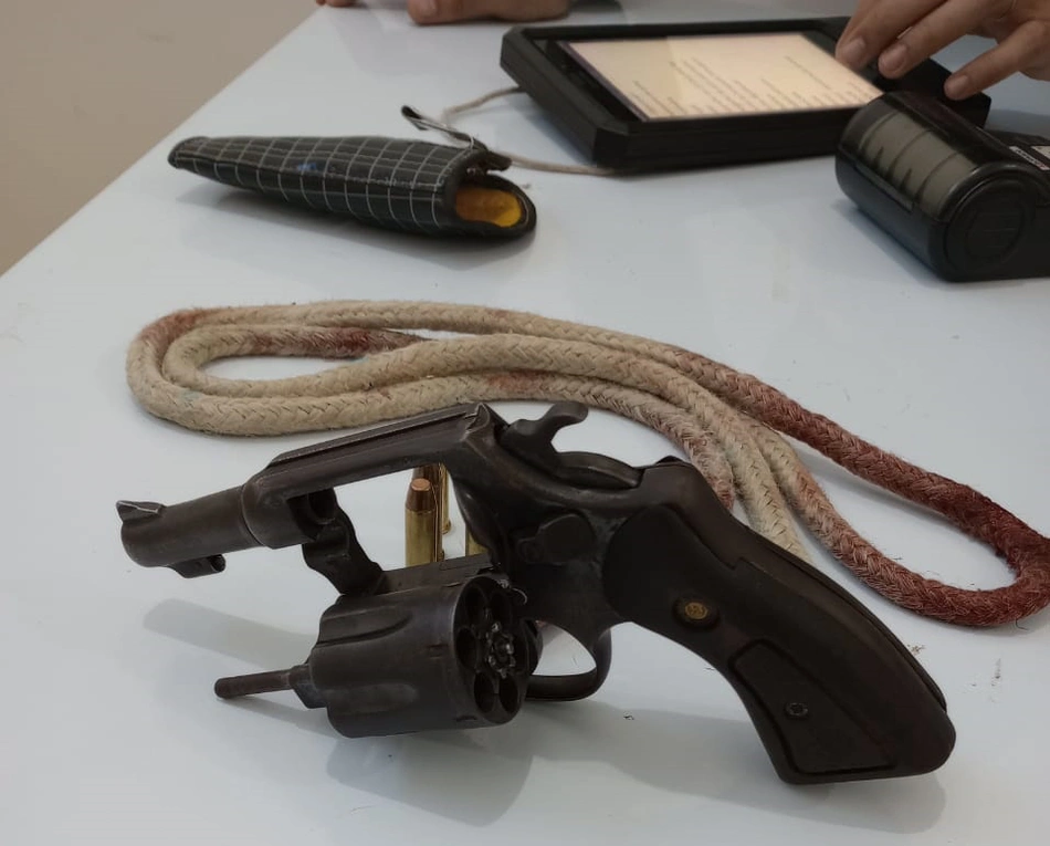 Material apreendido com o acusado