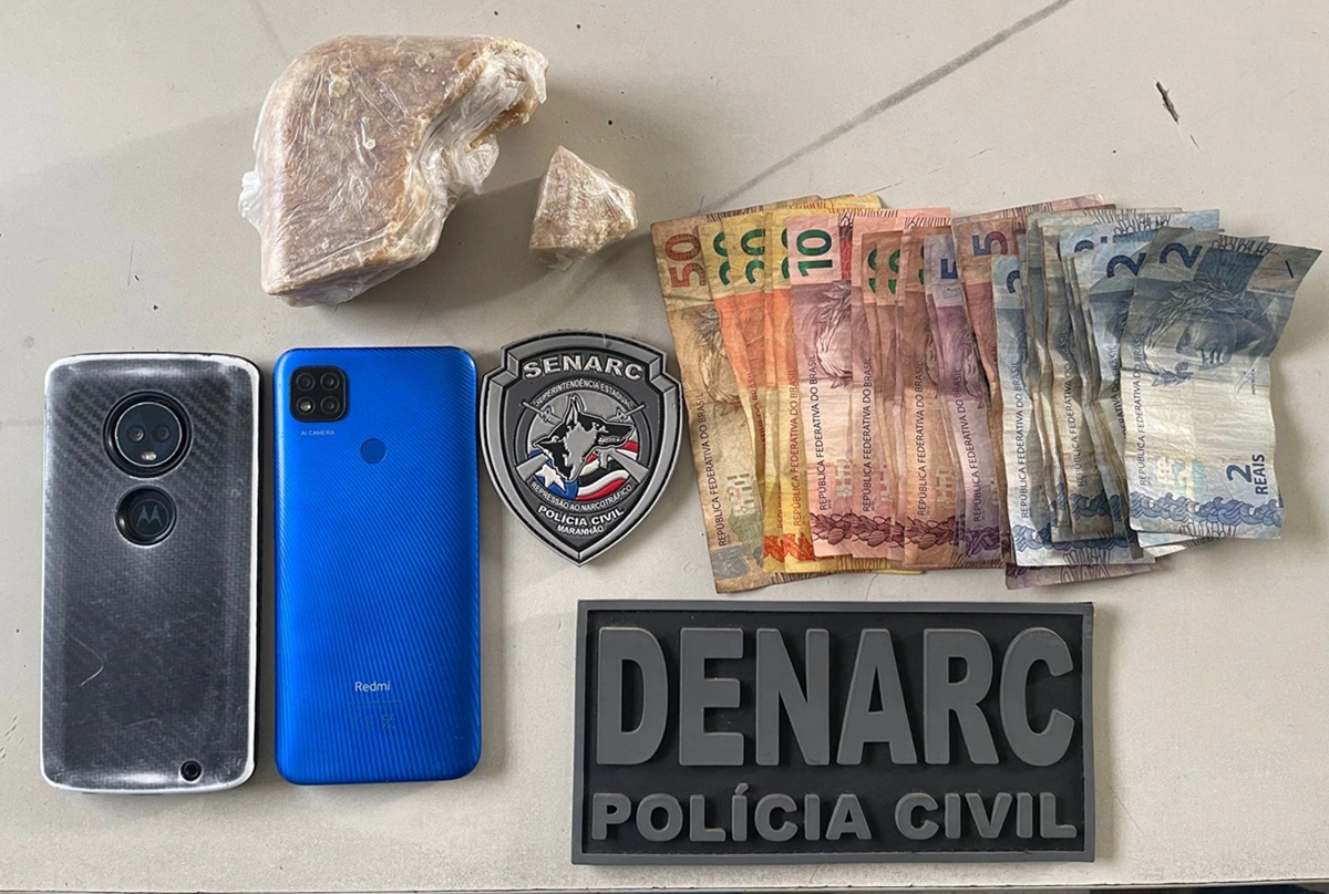 Material apreendido com o suspeito de tráfico de drogas