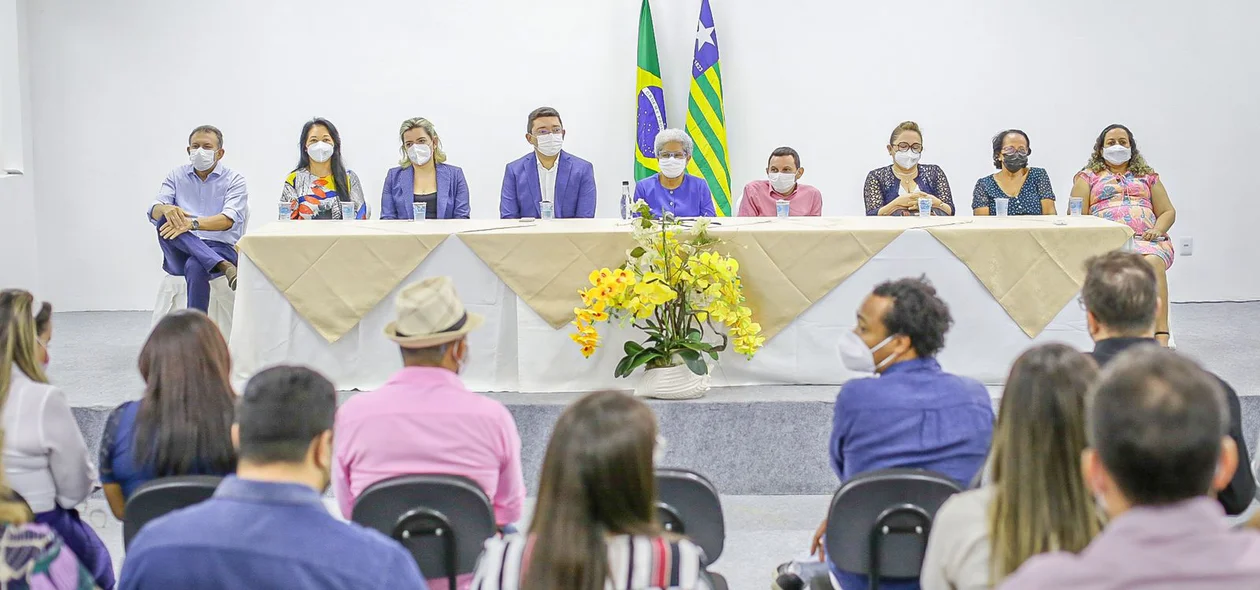 Mesa de autoridades